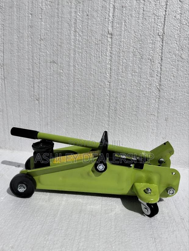 Car Lift/ Car Jack