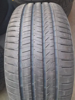 275/55r19 Bridgestone Tyre Made in Japan