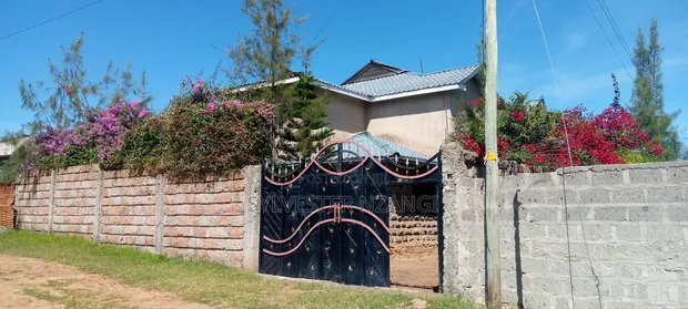 7bdrm House in Intercounty Estate /, Athi River for sale