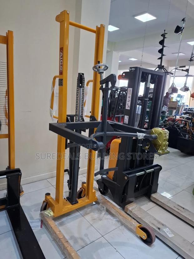 Hydraulic Drum Lifter/Stacker. - thumbnail 3