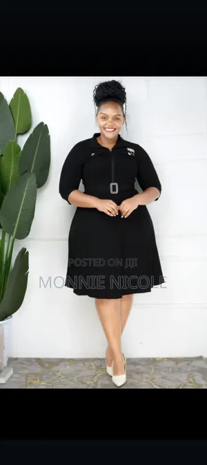 Black Round Breastfeeding Friendly Dress👌😘