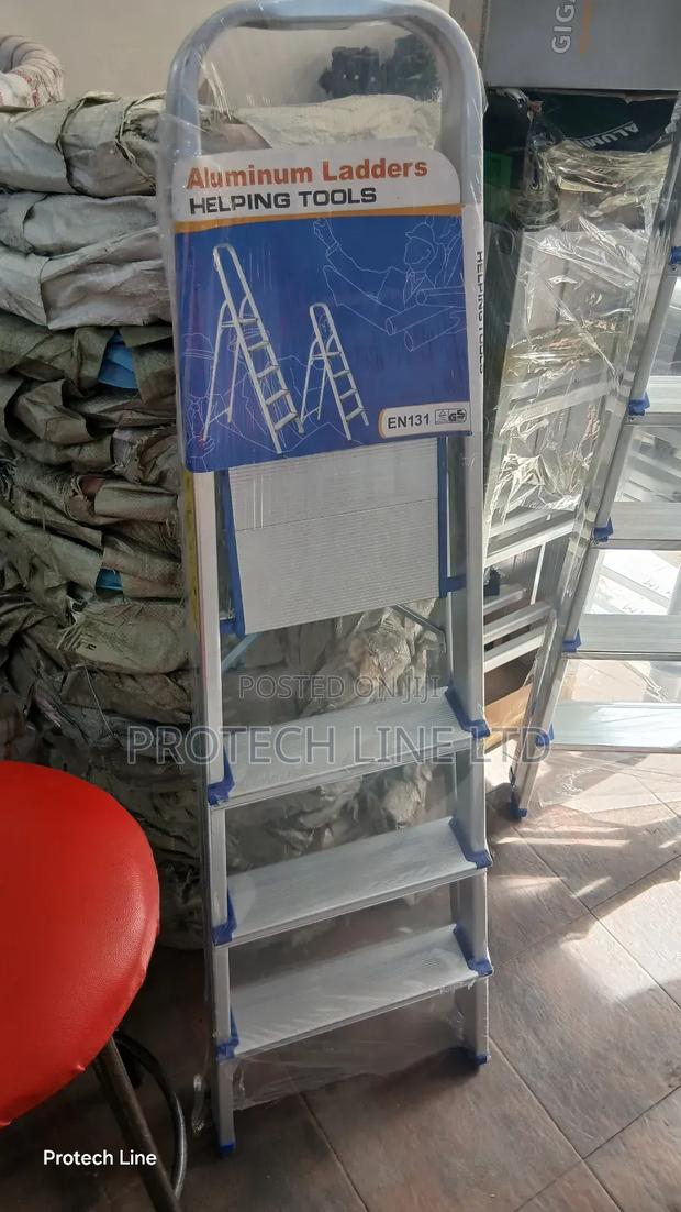 4 Steps a Type Aluminum Ladder - main view