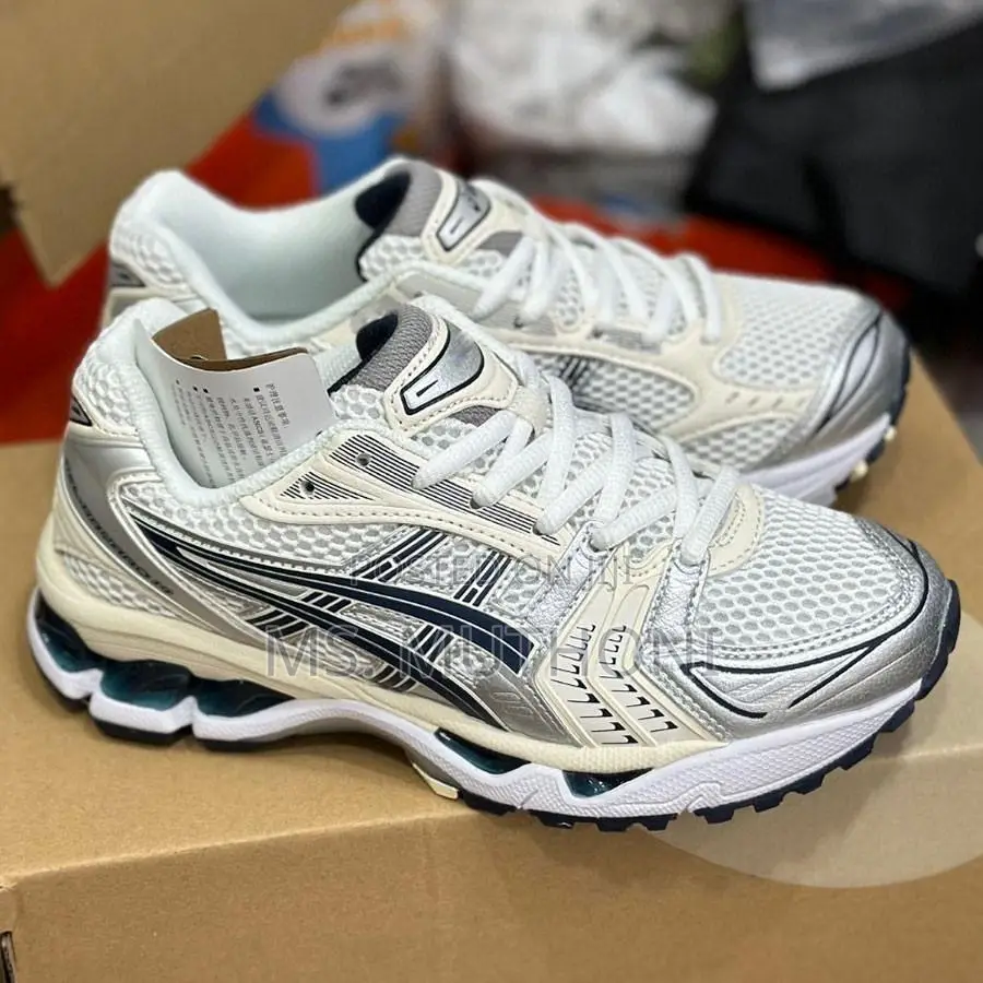 Asics. Grey / Black  38_45