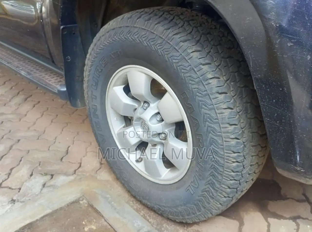 Toyota Hilux Surf 2.7 SSR 2008 Black
