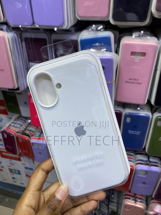 Elago iPhone 16 Plus Liquid Rubber Silicone Case -Sky Blue - thumbnail 2