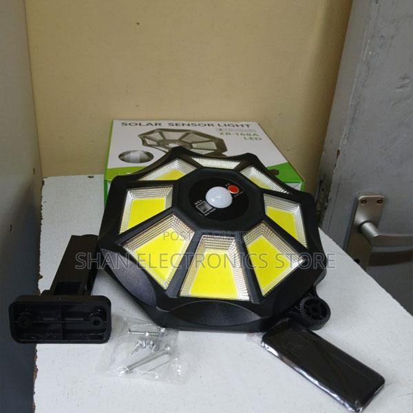 Solar Sensor Light Zb-168b 100watts Solar Street Light - main view