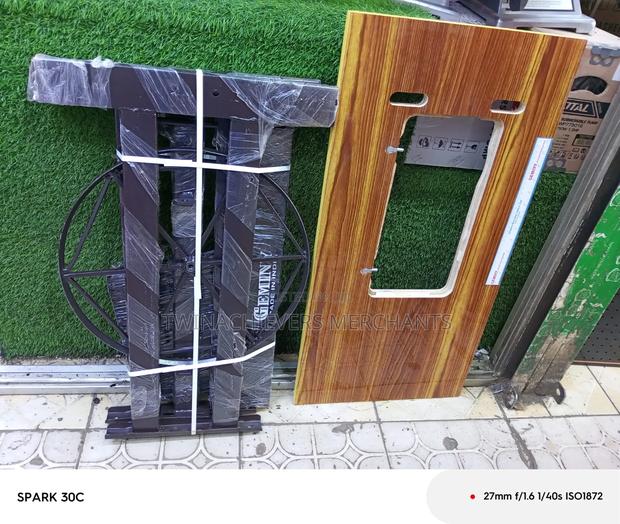 Complete Singer Sewing Machine - thumbnail 3