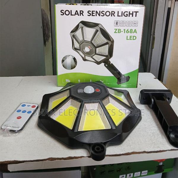 Outdoor Wall Light With 168 Leds 8 Light Solar Powered - main view