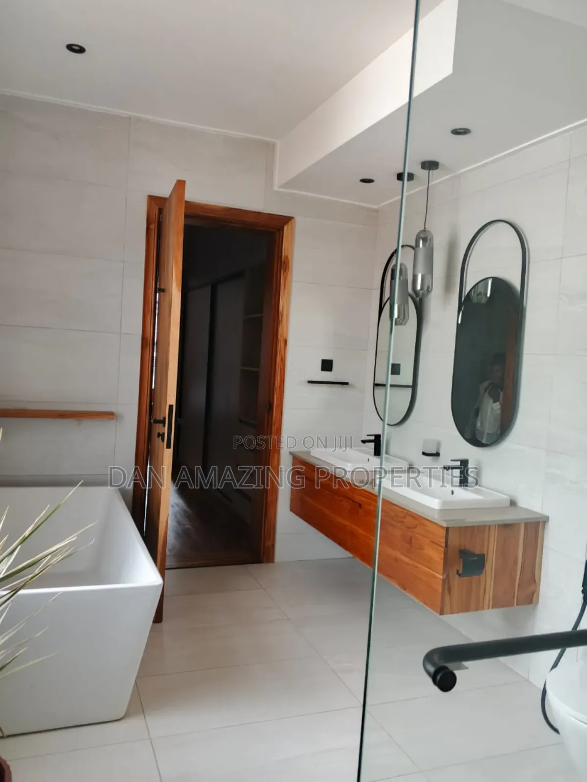 4bdrm Townhouse/Terrace in Loresho Plus Dsq for sale