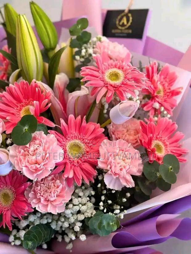 Fresh Blooming Flowers - thumbnail 9