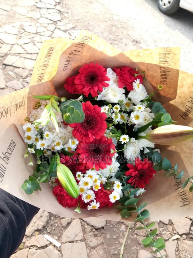 Fresh Blooming Flowers - thumbnail 13