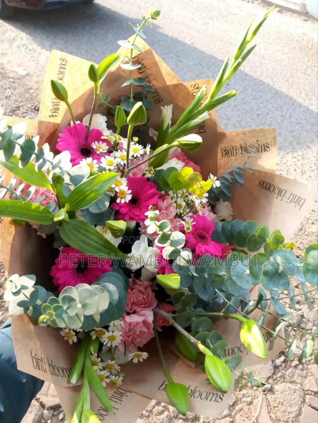 Fresh Blooming Flowers - thumbnail 16