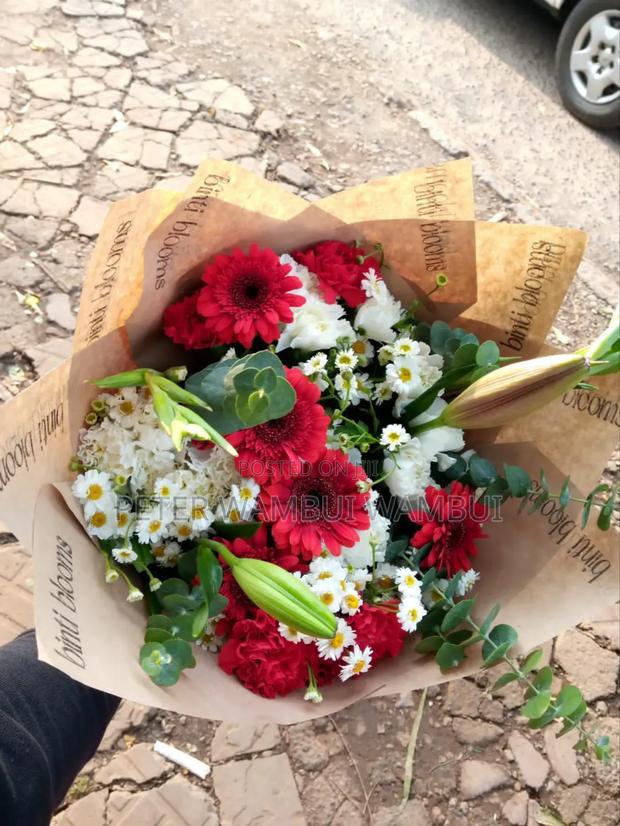 Fresh Blooming Flowers - thumbnail 17