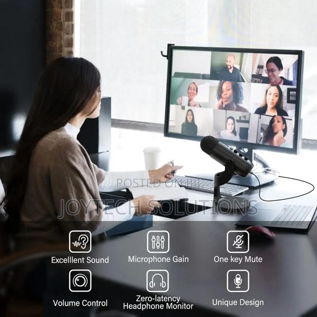 Podcast Wired Microphone With Monitor