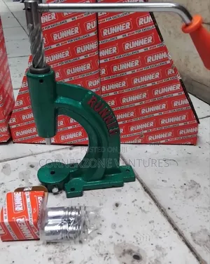 Button Press Machine/ Runner Button Press