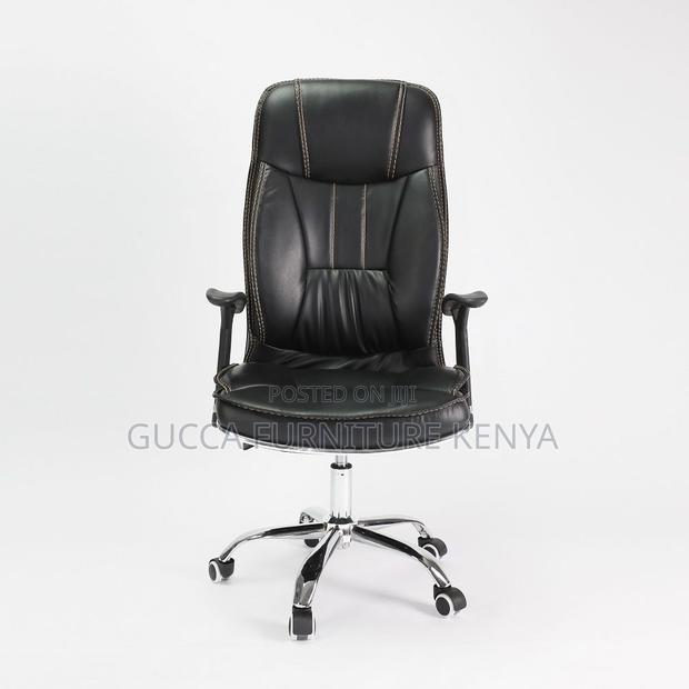 Office Chair: Clerical Leather Chair With Pp Plastic Hands - main view
