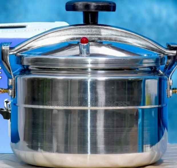 2 Handle 7 Litres Pressure Cookers - main view