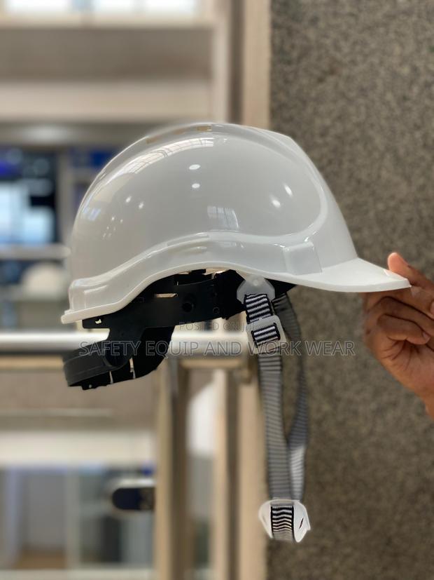 Heavy Duty Helmet With Chin Strap – No Slip