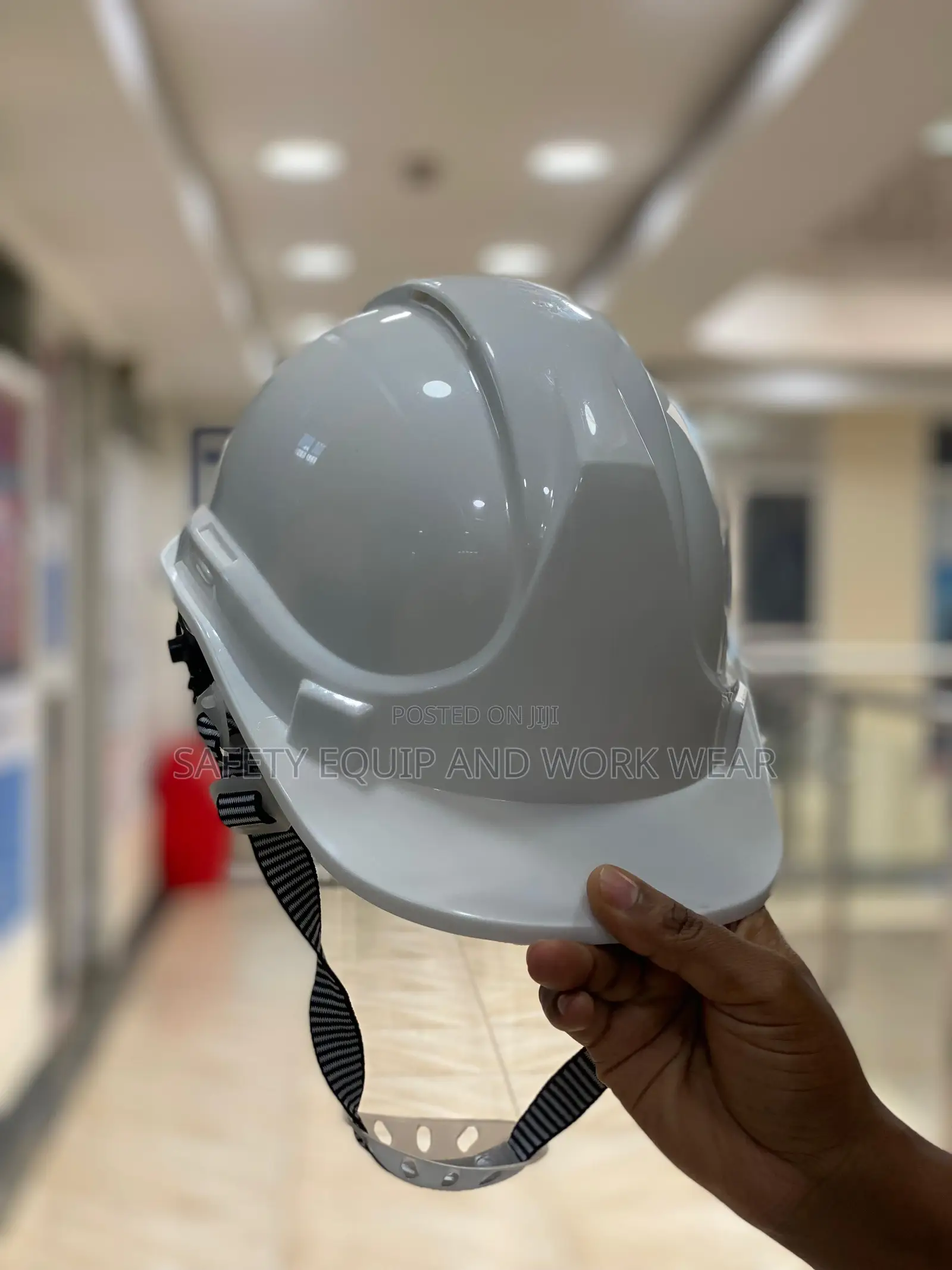 Heavy Duty Helmet With Adjustable Suspension