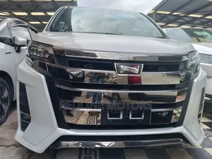 Toyota Noah 2018 White