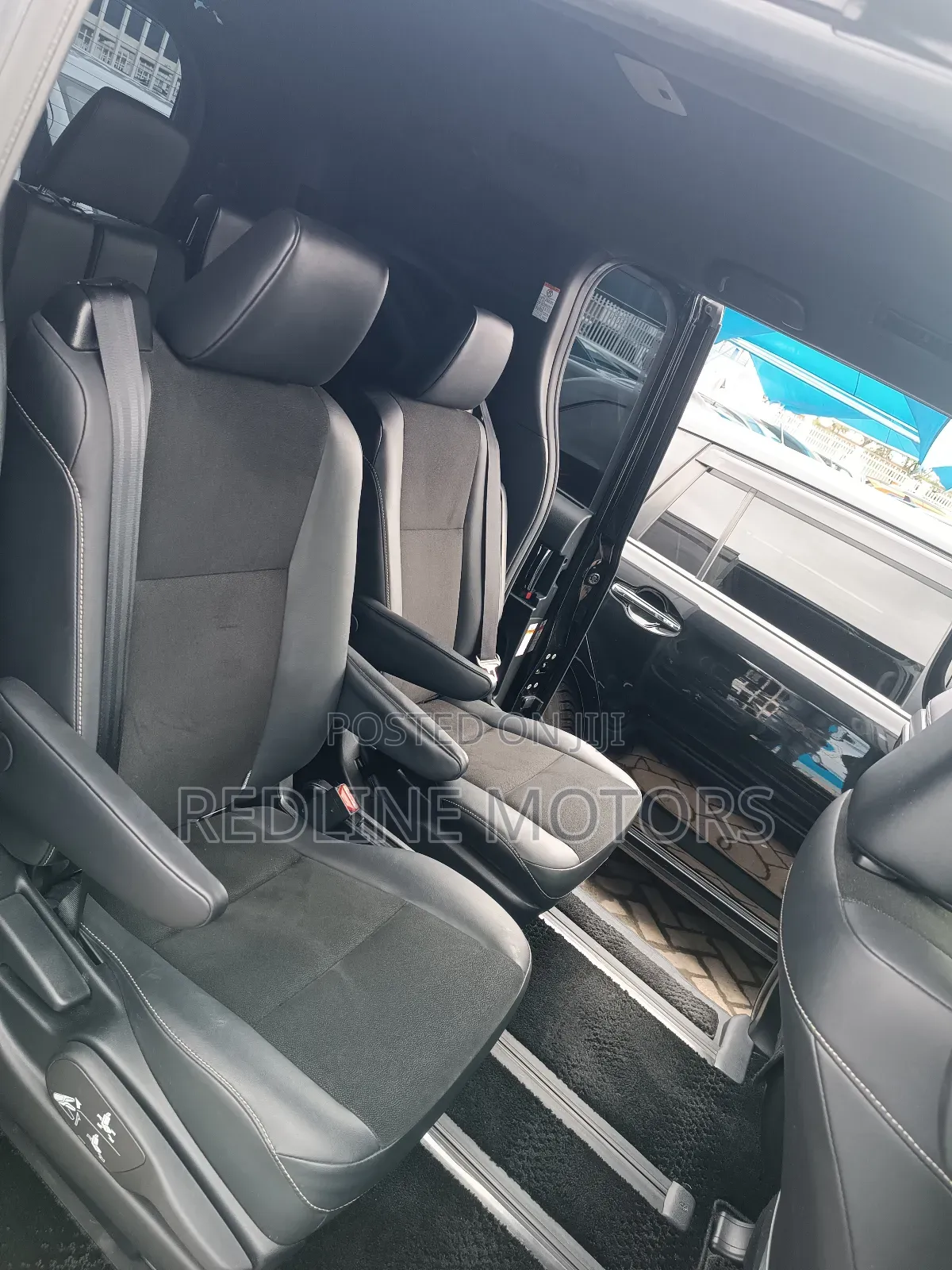 Toyota Noah 2018 White