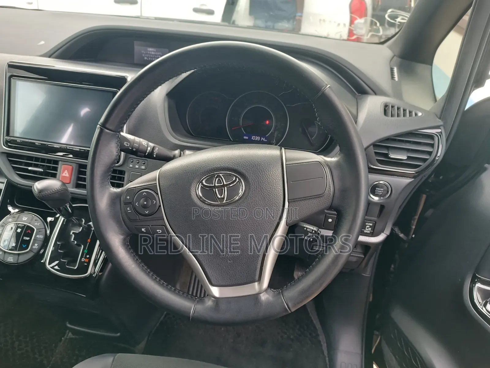 Toyota Noah 2018 White