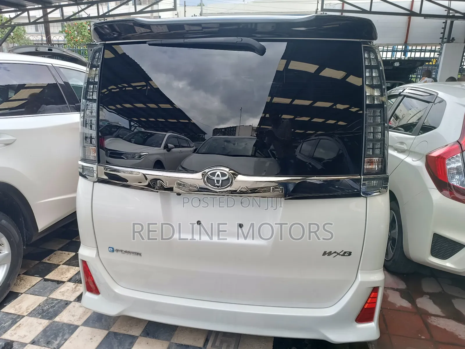 Toyota Noah 2018 White