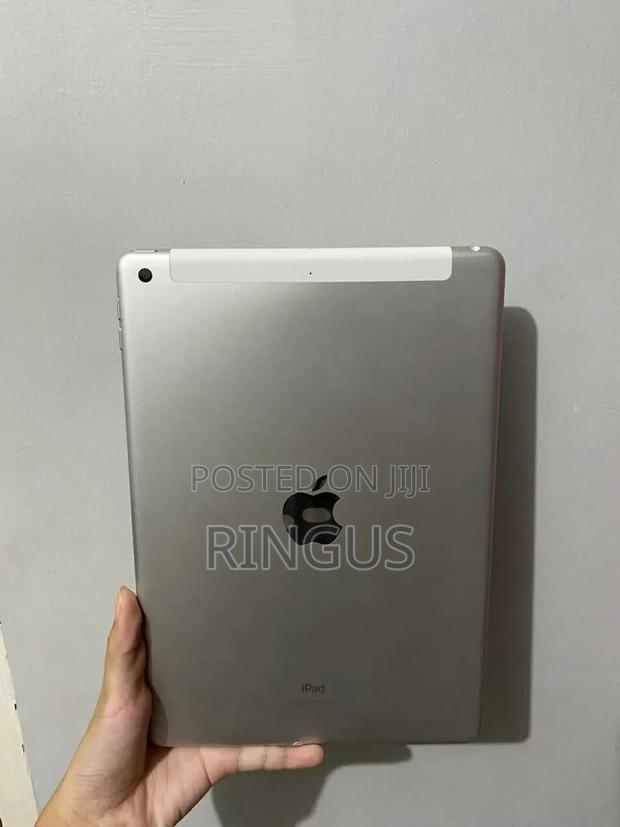 Apple iPad 2 Wi-Fi + 3G 128 GB Silver