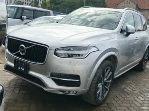Volvo XC90 T5 Momentum AWD 2018 Silver