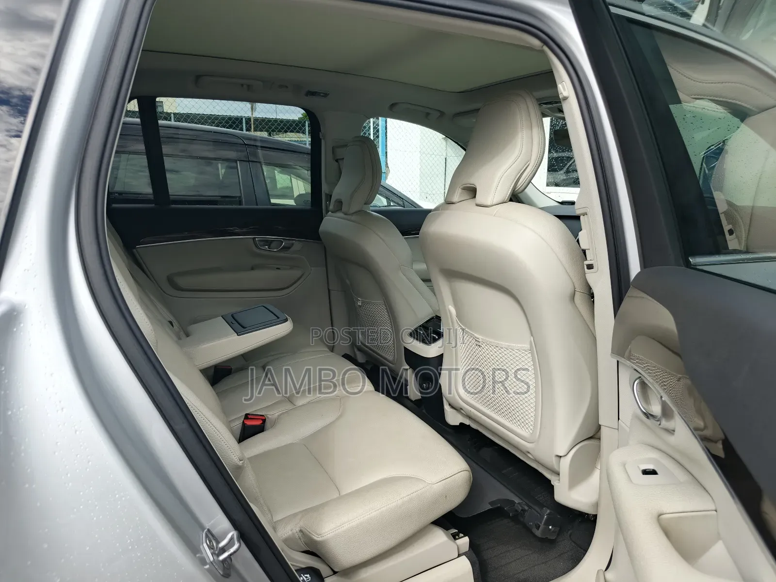 Volvo XC90 T5 Momentum AWD 2018 Silver