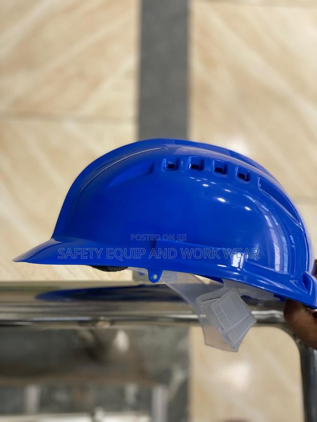 Heavy Duty Helmet – Sturdy Head Protection - main view