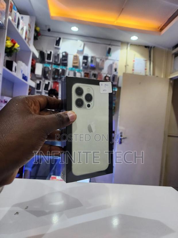 New Apple iPhone 13 Pro 256 GB Black - thumbnail 3