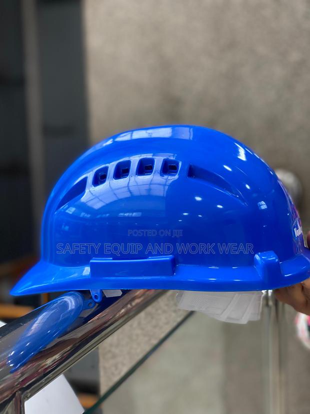 Heavy Duty Helmet – Designed For Maximum Visibility - main view