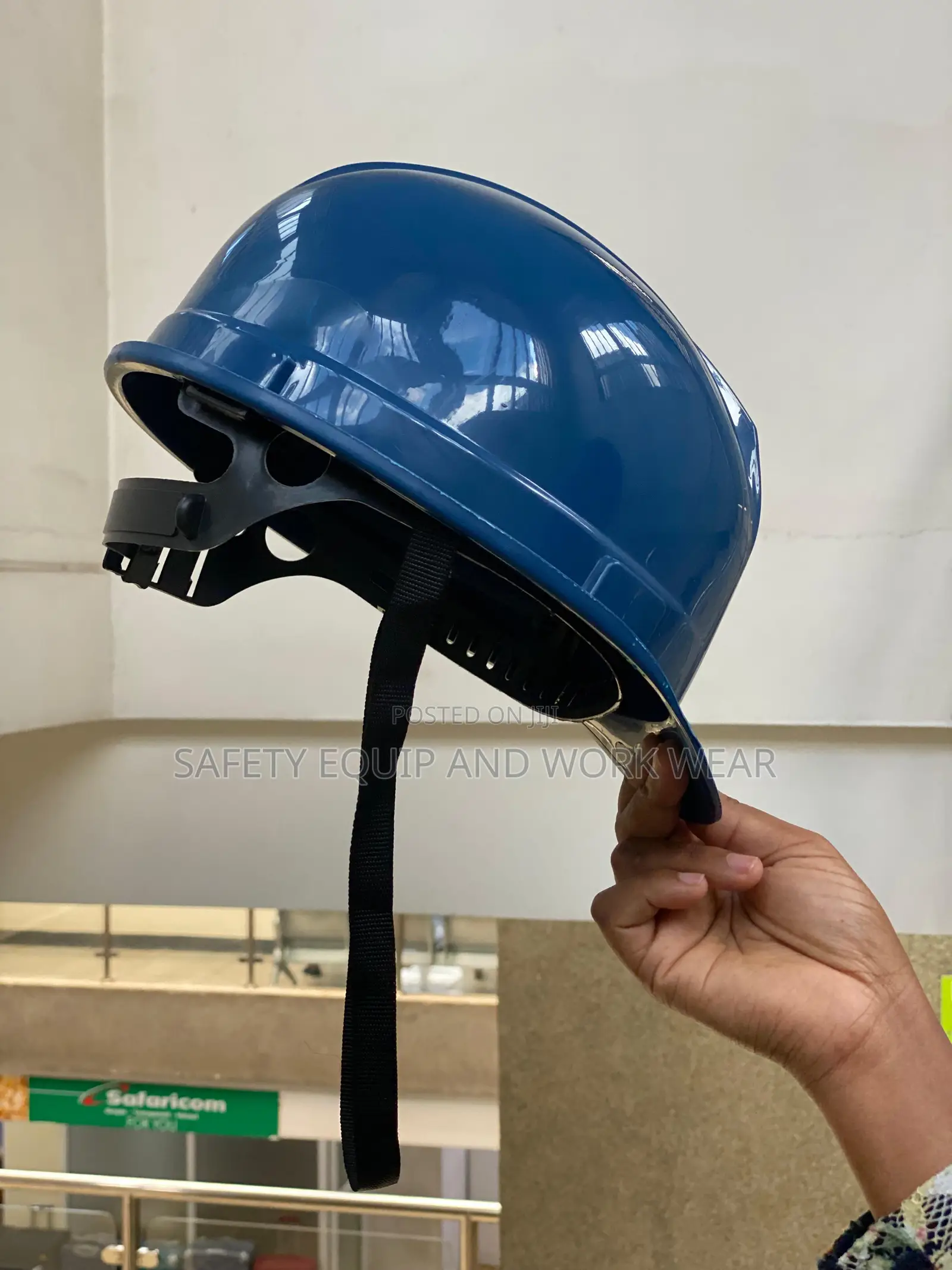 Light Duty Helmets With Ratchet Suspension –