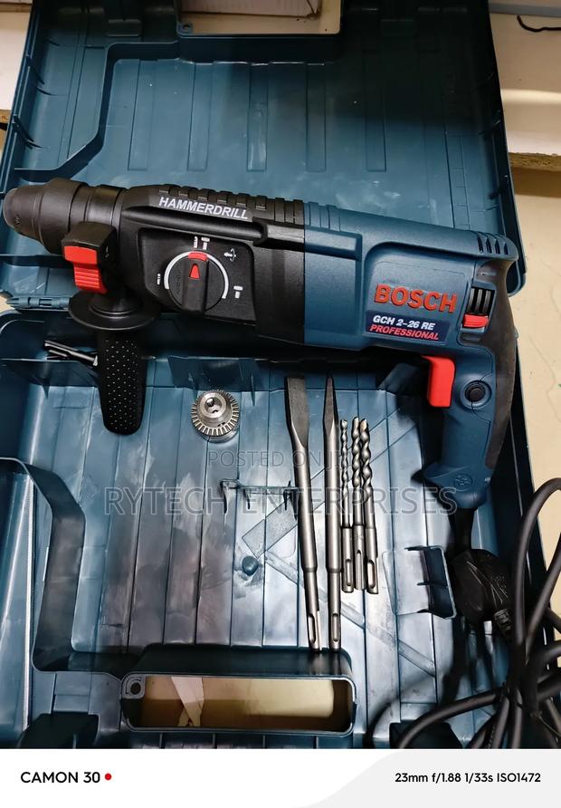 Bosch Rotary Hammer Drill 800 Watts - thumbnail 2