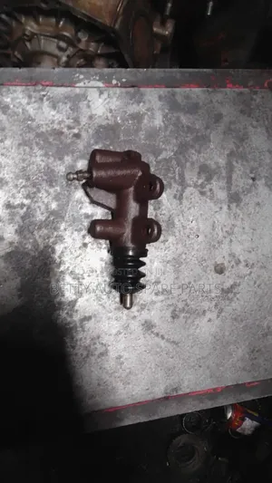 Toyota Rav 4 Crutch Slave Cylinder