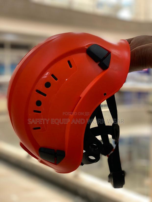 Work At Height Heavy Duty Helmet Highly Durable.