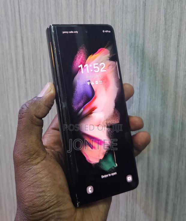 Samsung Galaxy Z Fold 3 256 GB Black - thumbnail 3