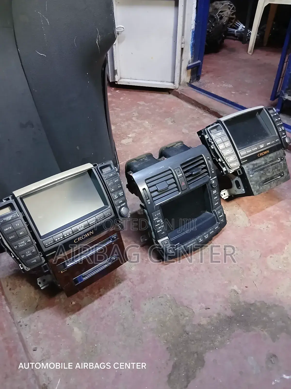 Toyota Crown Radio and Ac Unit