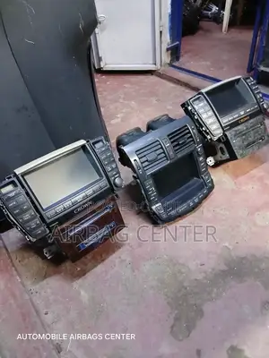Toyota Crown Radio and Ac Unit