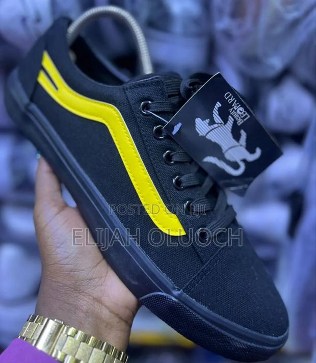 Black /Yellow Strip Quality Leopards Shoes - main view