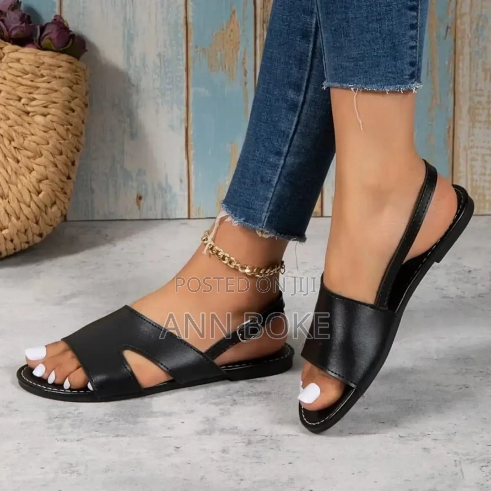 *Offer Offer * *Ladies Leather Sandals* *Sizes 37,
