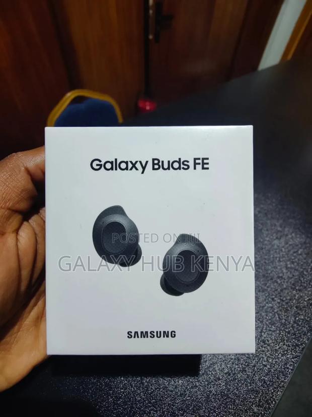 Galaxy Buds Fe - main view