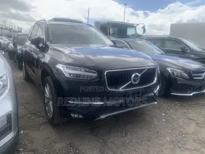 Volvo XC90 T5 Momentum 5P FWD 2018 Matt Black