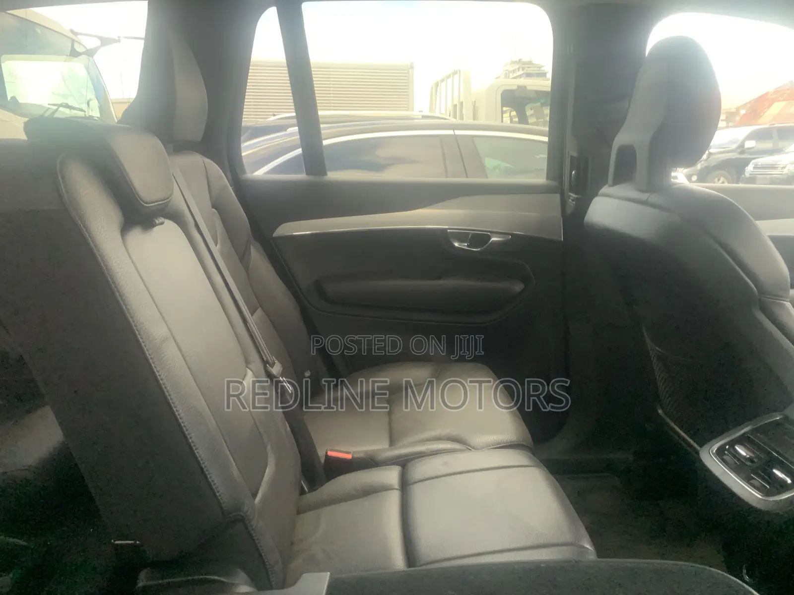 Volvo XC90 T5 Momentum 5P FWD 2018 Matt Black