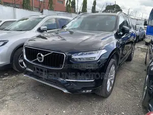 Volvo XC90 T5 Momentum 5P FWD 2018 Matt Black