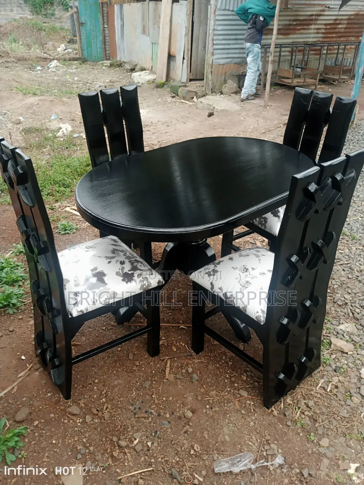 Cool Comfortable Dining Tables