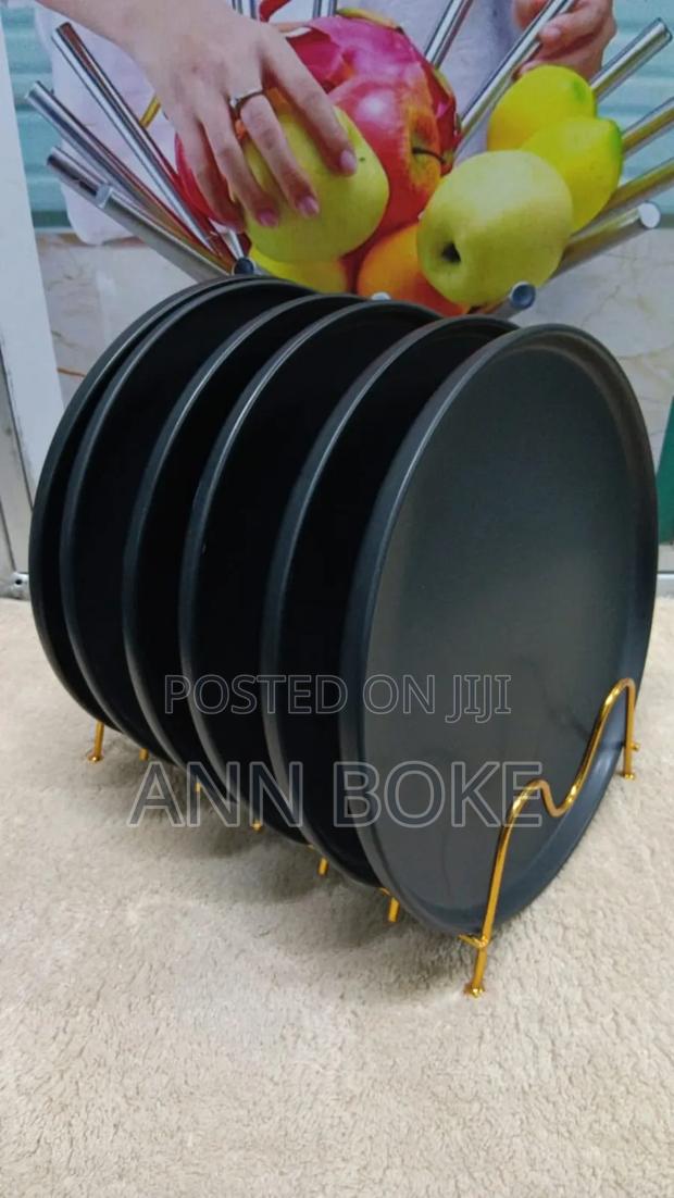  *Round Black Restaurants/Hotel 10.5" Ridge Plates Set*. - thumbnail 2