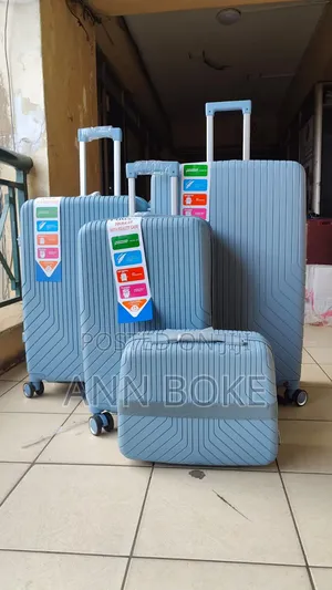 *4 in 1 Luxurious Unbreakable Suitcase*