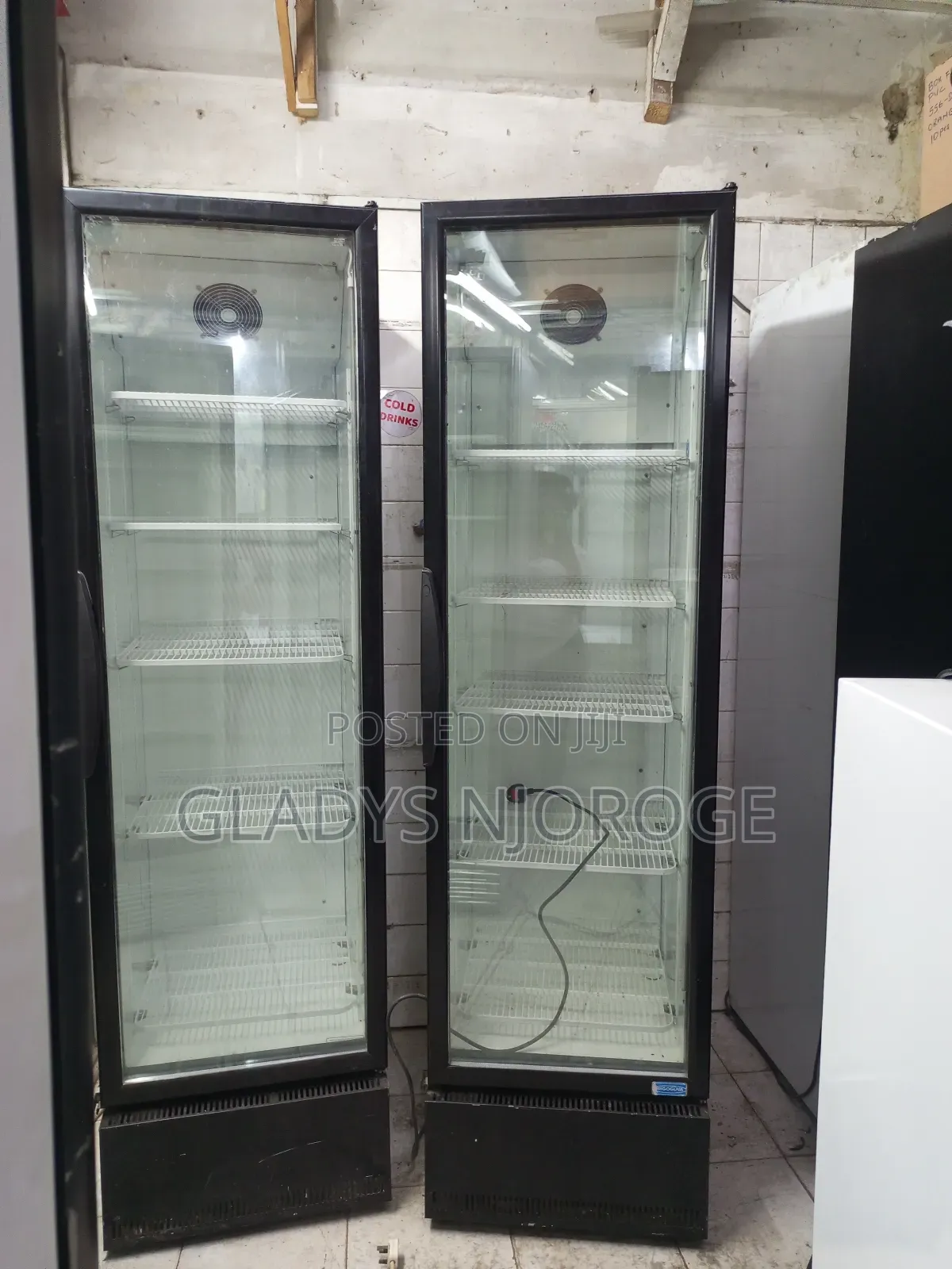 Affordable Showcase Chiller